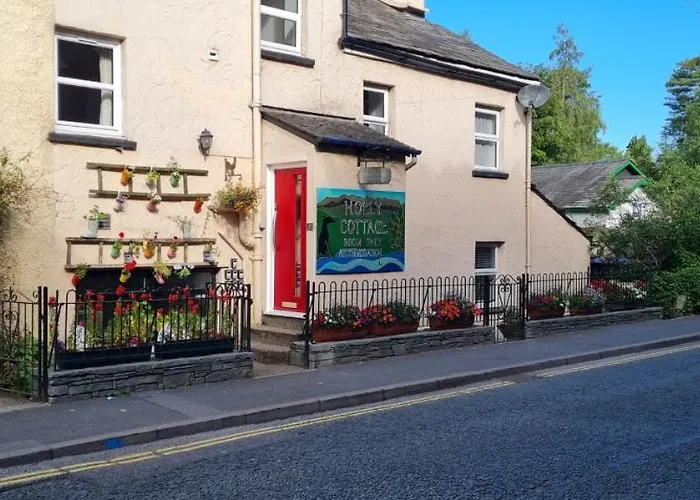 Holly Cottages